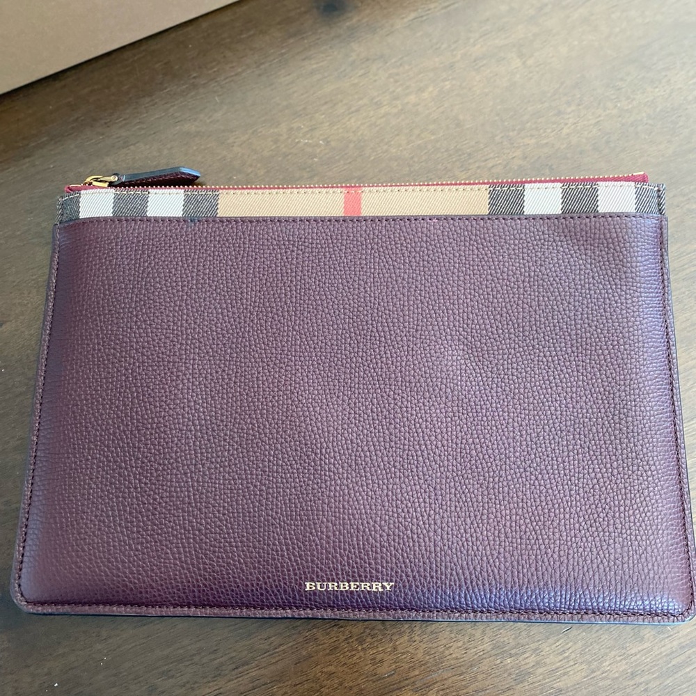 Burberry Grainy Leather House Check Zipper Pouch